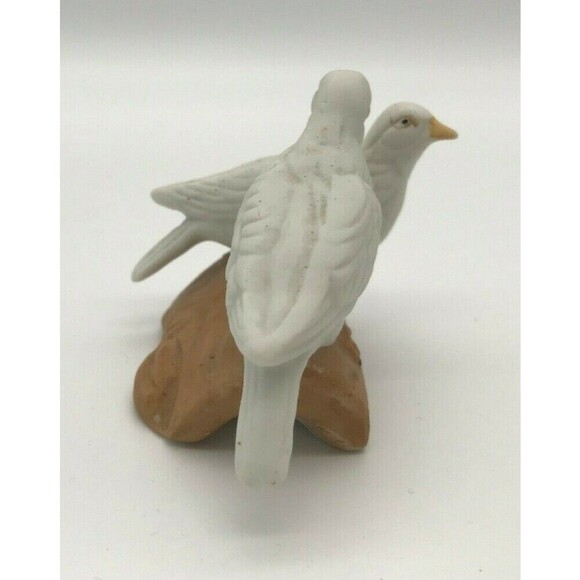 Vintage Capodimonte 2 White Doves on branch - Small Bisque Bird Figurine - Italy - Picture 6 of 7